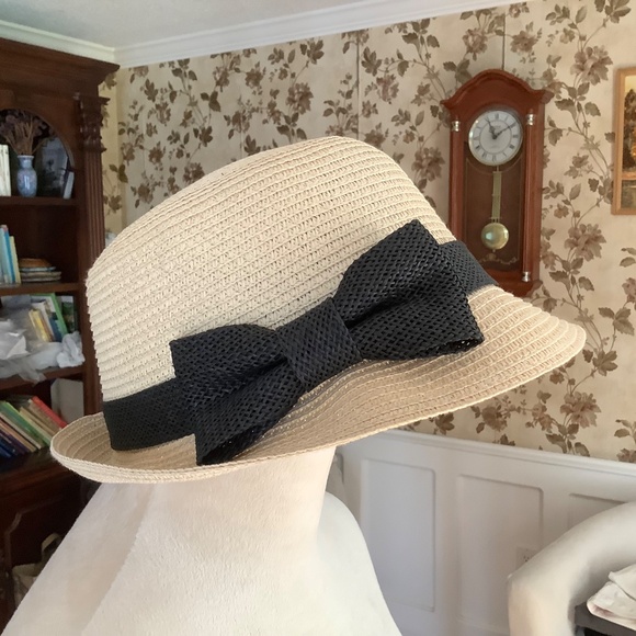 NWT Talbots Hat Beige with Black Trim and Bow One Size - Picture 3 of 6